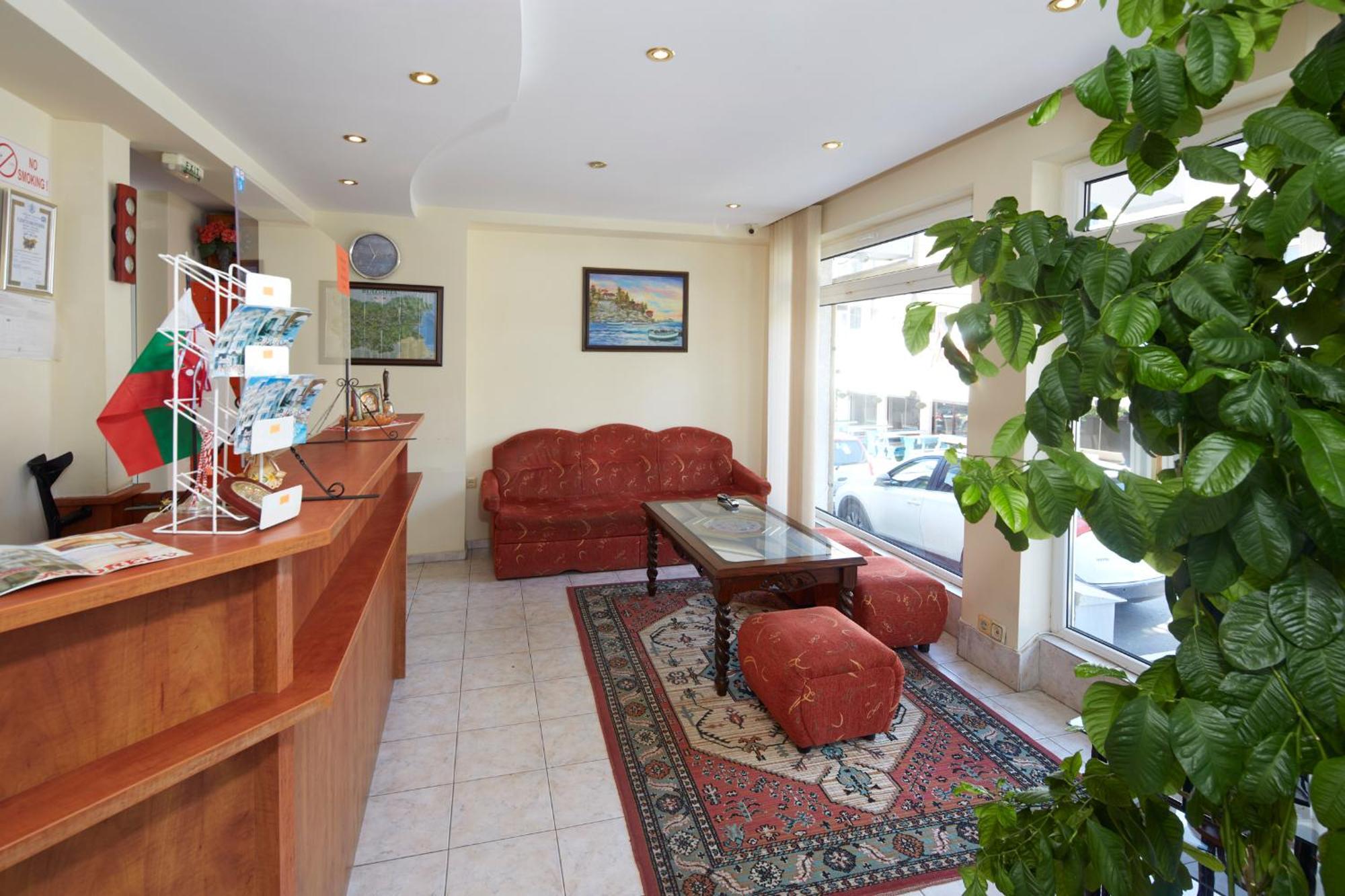 Family Hotel Andreev Nesebar Bagian luar foto